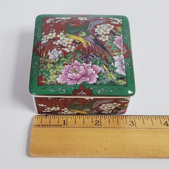 Ornately Decorated Bird of Paradise Porcelain Trinket Box Made in Japan Vintage - Picture 7 of 8
